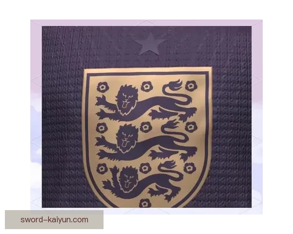 新赛季足球球衣发布，经典配色与现代设计备受期待