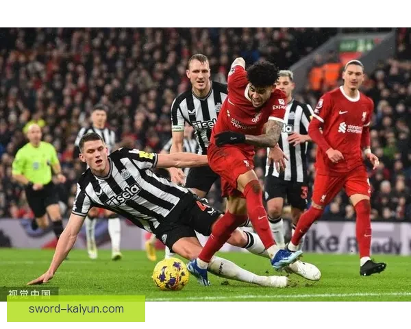 伊萨克持续威胁禁区空间，表现值得关注