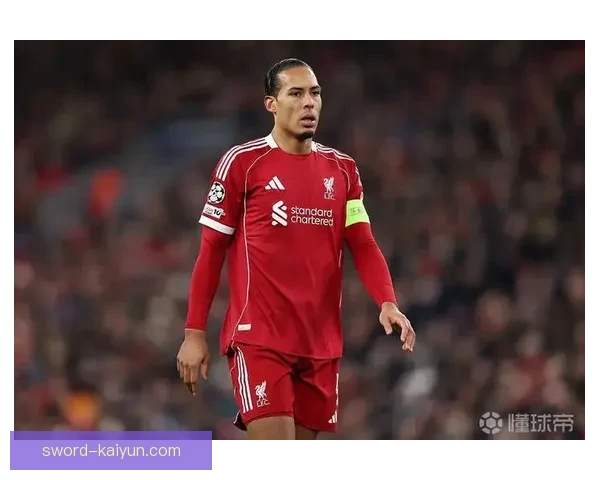 范戴克荣膺英超最佳后卫，表现持续稳定引发关注